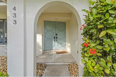 433 Whitfield Avenue, Sarasota, FL 34243 - Photo 5