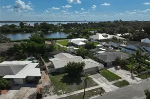 707 Park Ln, Bradenton, FL 34209 - Photo 31