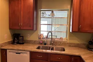 1359 Glendale Cir W, Sarasota, FL 34232 - Photo 7