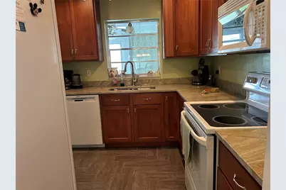1359 Glendale Circle W #214, Sarasota, FL 34232 - Photo 5