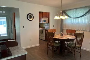 1359 Glendale Cir W, Sarasota, FL 34232 - Photo 3