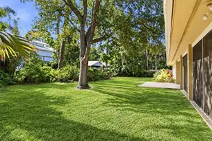 1041 Citrus Ave, Sarasota, FL 34236 - Photo 9