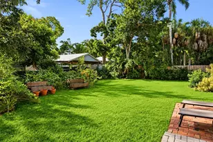 1041 Citrus Ave, Sarasota, FL 34236 - Photo 15