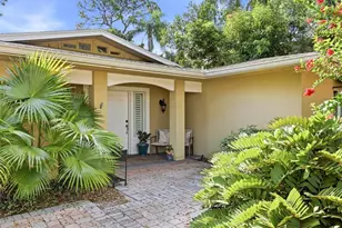 1041 Citrus Ave, Sarasota, FL 34236 - Photo 5