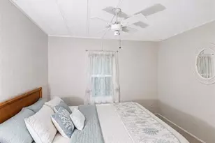201 N Fiji Cir, Englewood, FL 34223 - Photo 21
