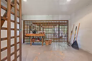677 Lands End Dr, Longboat Key, FL 34228 - Photo 25
