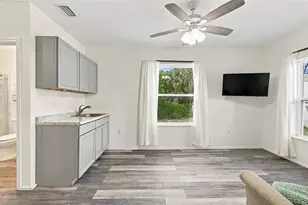 3705 28th Ave W, Bradenton, FL 34205 - Photo 11