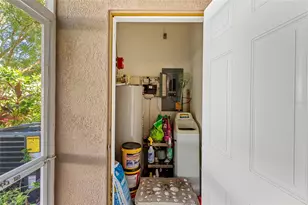 1170 Grantham Dr, Sarasota, FL 34234 - Photo 19