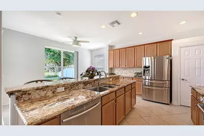 4410 67th Avenue Circle E, Sarasota, FL 34243 - Photo 17