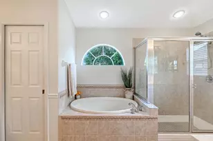 4410 67th Ave Cir E, Sarasota, FL 34243 - Photo 33