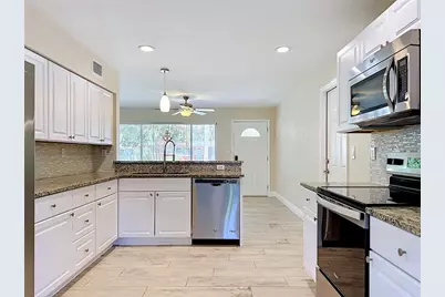 2212 Vinson Avenue, Sarasota, FL 34232 - Photo 21