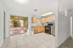 260 Shamrock Dr, Venice, FL 34293 - Photo 13