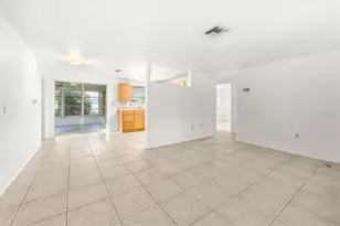 260 Shamrock Dr, Venice, FL 34293 - Photo 9