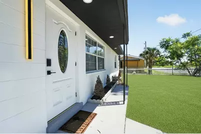 985 Liberty Street, Englewood, FL 34223 - Photo 3