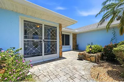 5015 86th Street Court W, Bradenton, FL 34210 - Photo 5