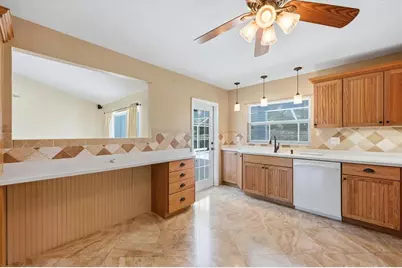 5015 86th Street Court W, Bradenton, FL 34210 - Photo 9