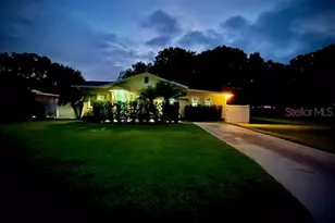 318 34th St W, Bradenton, FL 34205 - Photo 3