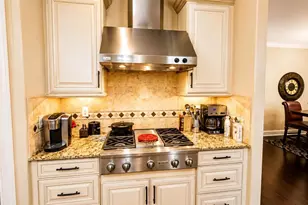 2519 Vaccaro Dr, Sarasota, FL 34231 - Photo 7