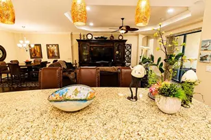 2519 Vaccaro Dr, Sarasota, FL 34231 - Photo 9