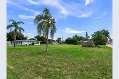 2110 Sandrala Drive, Sarasota, FL 34231 - Photo 3