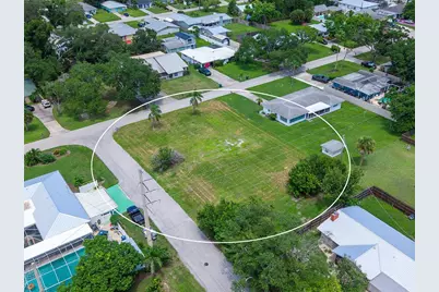 2110 Sandrala Drive, Sarasota, FL 34231 - Photo 11