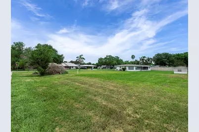 2110 Sandrala Drive, Sarasota, FL 34231 - Photo 7