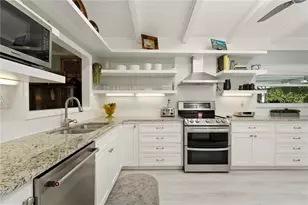3424 Old Oak Dr, Sarasota, FL 34239 - Photo 13