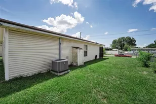 7526 Carolton Cir, Tampa, FL 33619 - Photo 41