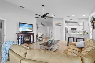 12962 SW Doug Dr, Lake Suzy, FL 34269 - Photo 5