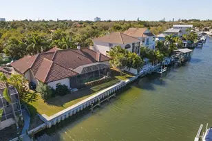 4937 Oxford Dr, Siesta Key, FL 34242 - Photo 3