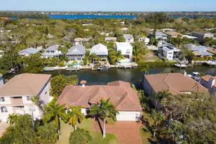 4937 Oxford Dr, Siesta Key, FL 34242 - Photo 5