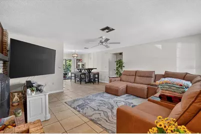 5031 Brandeis Circle S, Sarasota, FL 34243 - Photo 5