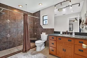 5031 Brandeis Cir S, Sarasota, FL 34243 - Photo 19