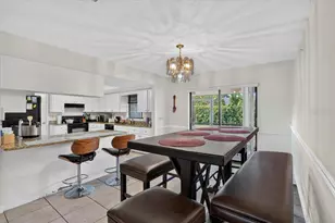 5031 Brandeis Cir S, Sarasota, FL 34243 - Photo 9