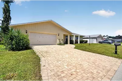 5031 Brandeis Circle S, Sarasota, FL 34243 - Photo 3