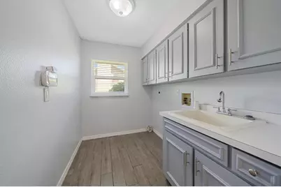 6840 Country Lakes Circle, Sarasota, FL 34243 - Photo 25