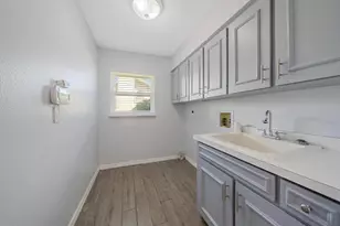 6840 Country Lakes Cir, Sarasota, FL 34243 - Photo 25