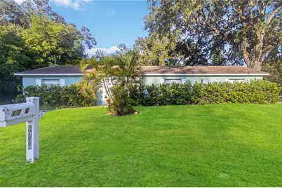 1704 11th Street W, Bradenton, FL 34205 - Photo 1