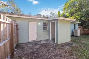 1704 11th St W, Bradenton, FL 34205 - Photo 27