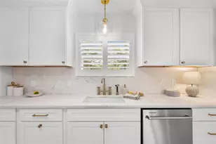 264 Woods Point Rd, Osprey, FL 34229 - Photo 11