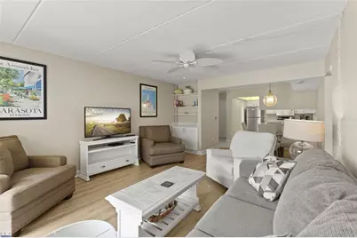845 Benjamin Franklin Drive #101, Sarasota, FL 34236 - Photo 9