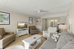 845 Benjamin Franklin Dr, Sarasota, FL 34236 - Photo 9