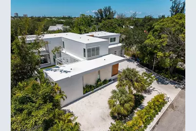 1355 Roberts Bay Lane, Sarasota, FL 34242 - Photo 5