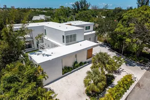 1355 Roberts Bay Ln, Sarasota, FL 34242 - Photo 5