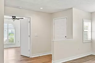 5381 Kelly Dr, Sarasota, FL 34233 - Photo 5