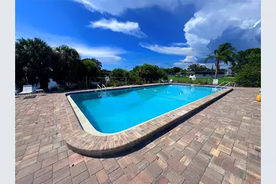 1213 Glen Oaks Drive E, Sarasota, FL 34232 - Photo 5