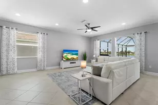 8430 Nandina Dr, Sarasota, FL 34240 - Photo 11