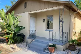 31 W Oakwood St, Tarpon Springs, FL 34689 - Photo 1