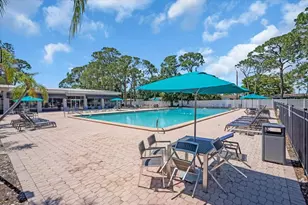 2755 Coconut Bay Ln, Sarasota, FL 34237 - Photo 13