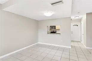 3365 Ramblewood Dr N, Sarasota, FL 34237 - Photo 11